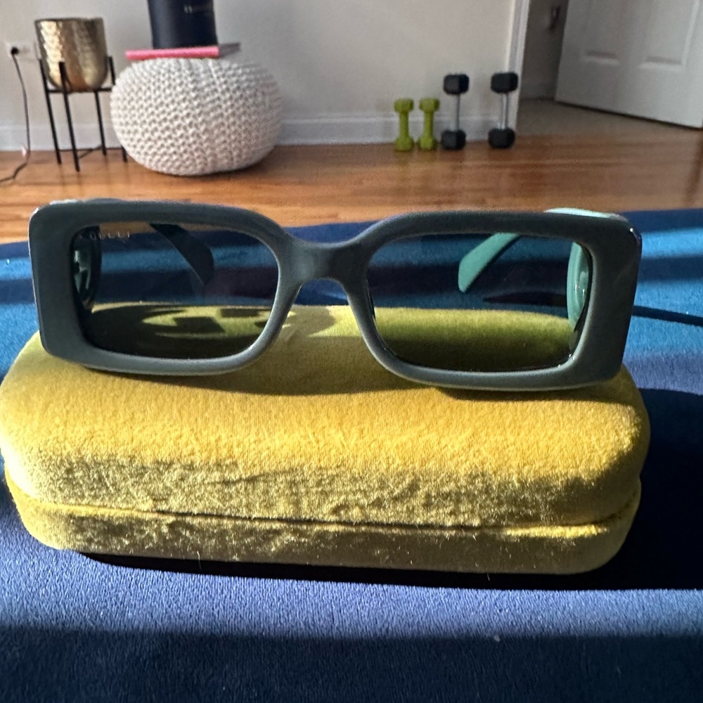 Gucci Sunglasses - Picture 3 of 7